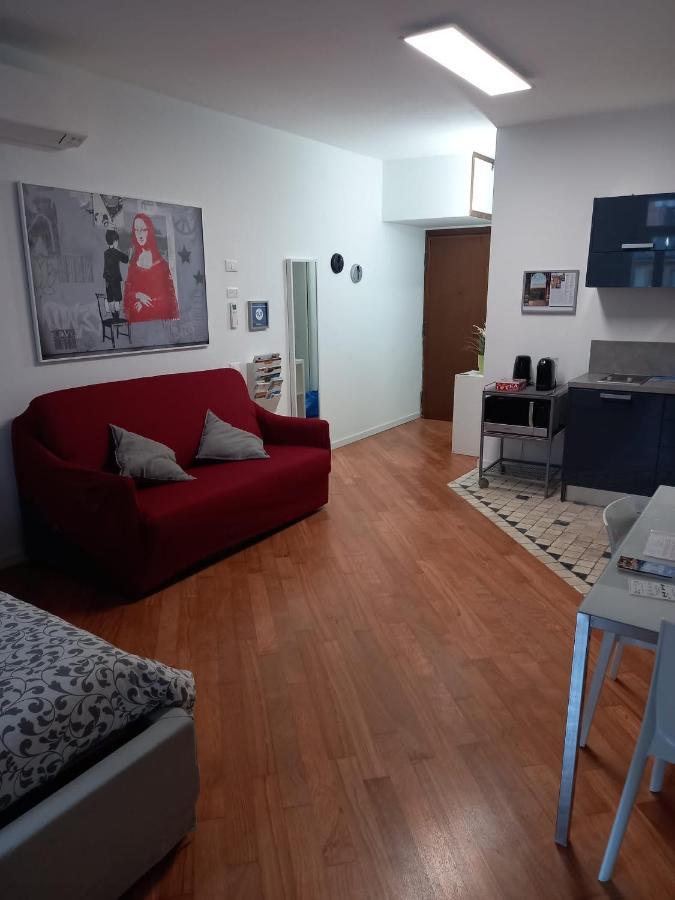 Suite Apartment San Lazzaro Bergamo Exteriör bild